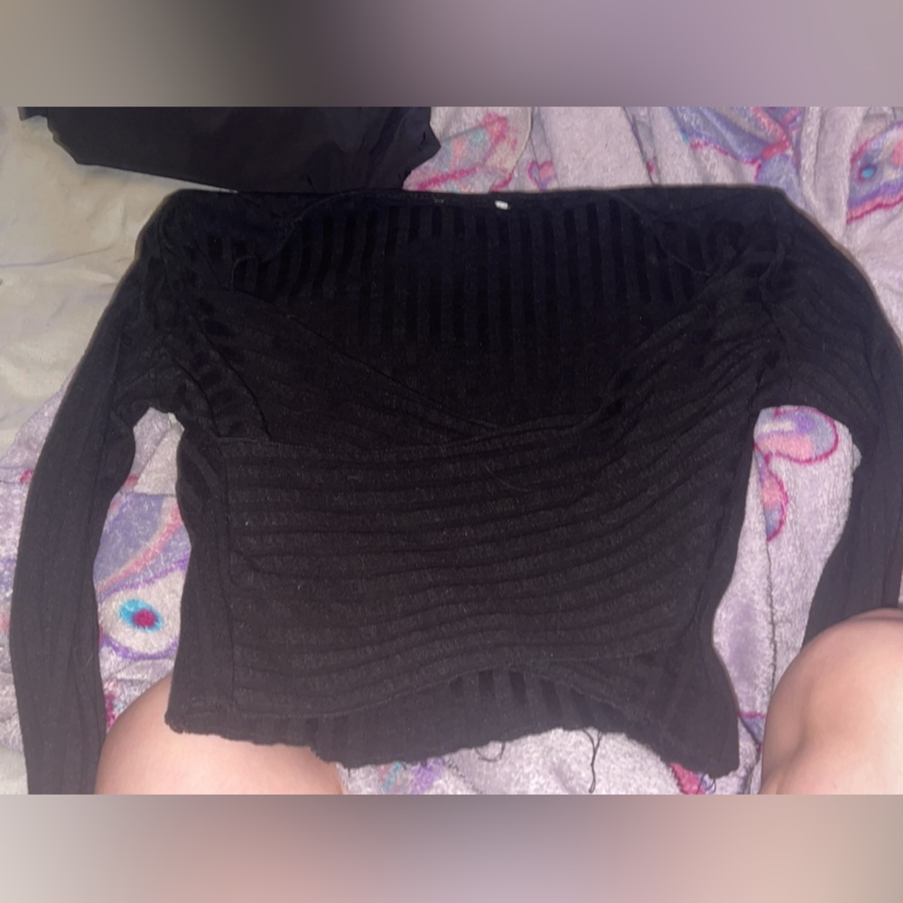 Black long sleeve cropped shirt size M